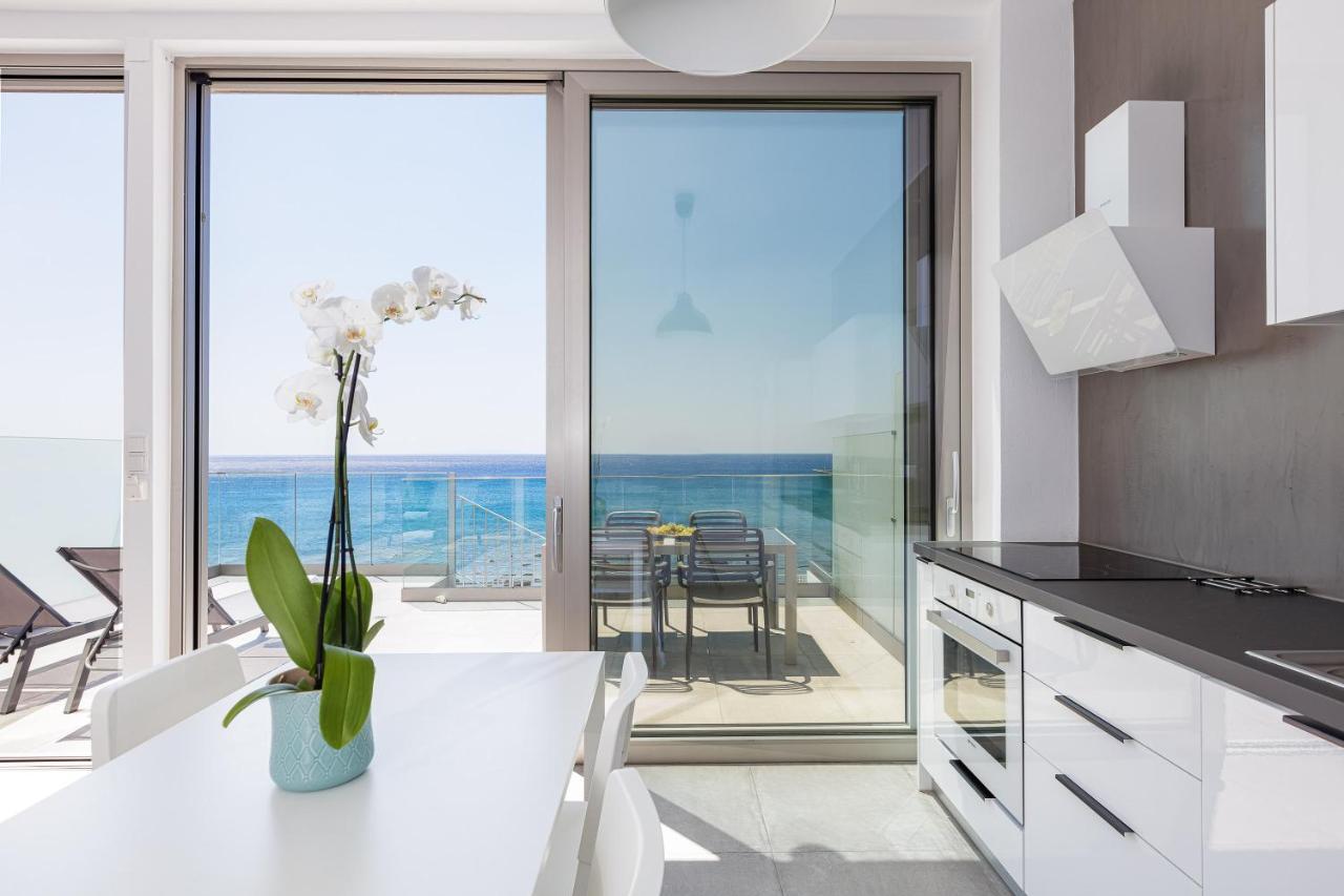 Aelia Seascape Apartments 플라키아스 외부 사진