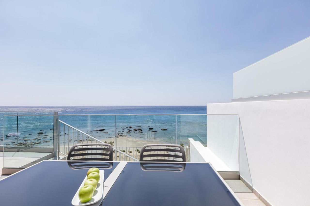 Aelia Seascape Apartments 플라키아스 외부 사진